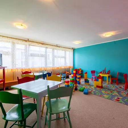 Üdülőközpont Ow Carbo - W Sasiedztwie Lasu I Jeziora Dąbki