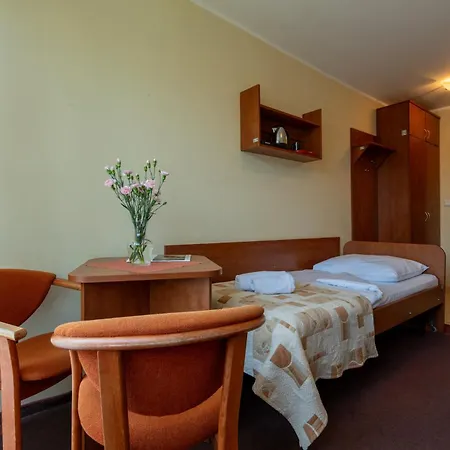 Ow Carbo - W Sasiedztwie Lasu I Jeziora 다브키