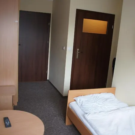 Ow Carbo Dabki - W Sasiedztwie Lasu I Jeziora