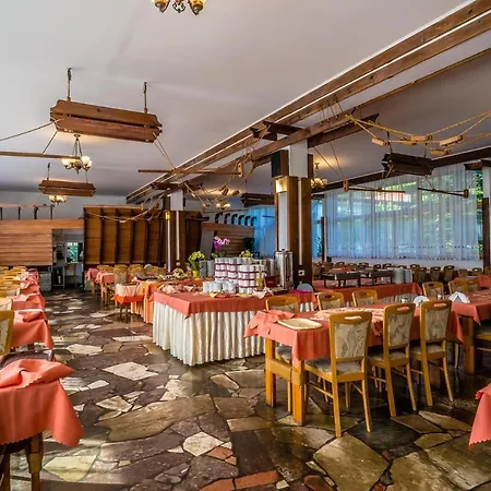 Resort Ow Carbo Dabki - W Sasiedztwie Lasu I Jeziora *