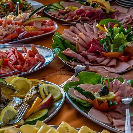 Ow Carbo - W Sąsiedztwie Lasu I Jeziora * Dąbki