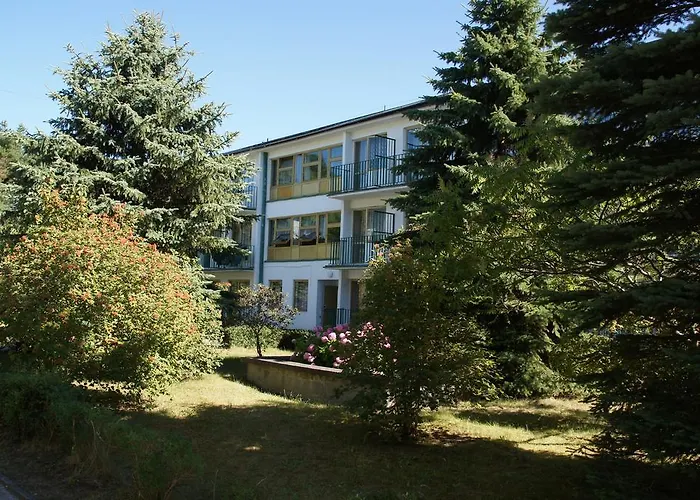 Ow Carbo - W Sasiedztwie Lasu I Jeziora *