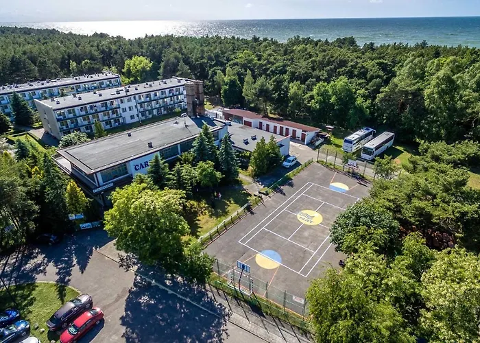 Ow Carbo - W Sasiedztwie Lasu I Jeziora Feriested Dąbki