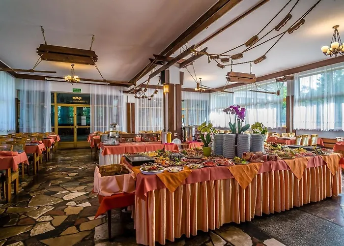 Ow Carbo - W Sasiedztwie Lasu I Jeziora * ドンプキ