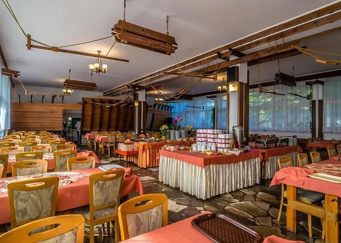 Ow Carbo - W Sasiedztwie Lasu I Jeziora リゾート ドンプキ