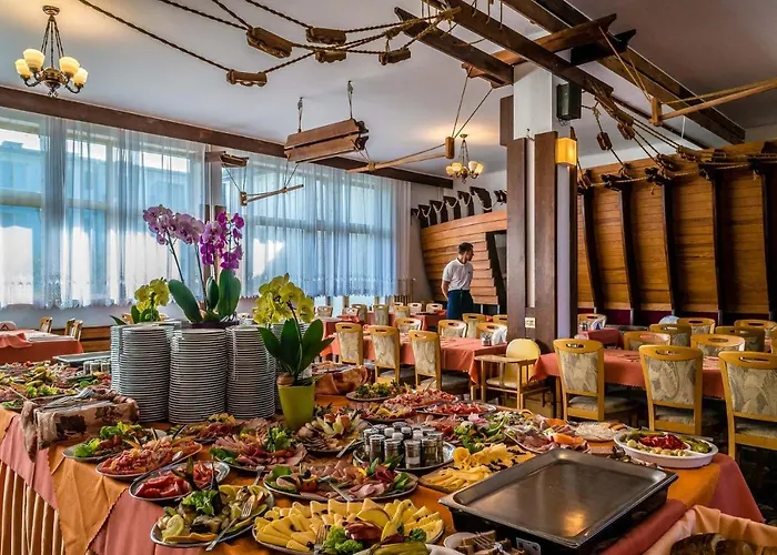 Ow Carbo - W Sasiedztwie Lasu I Jeziora